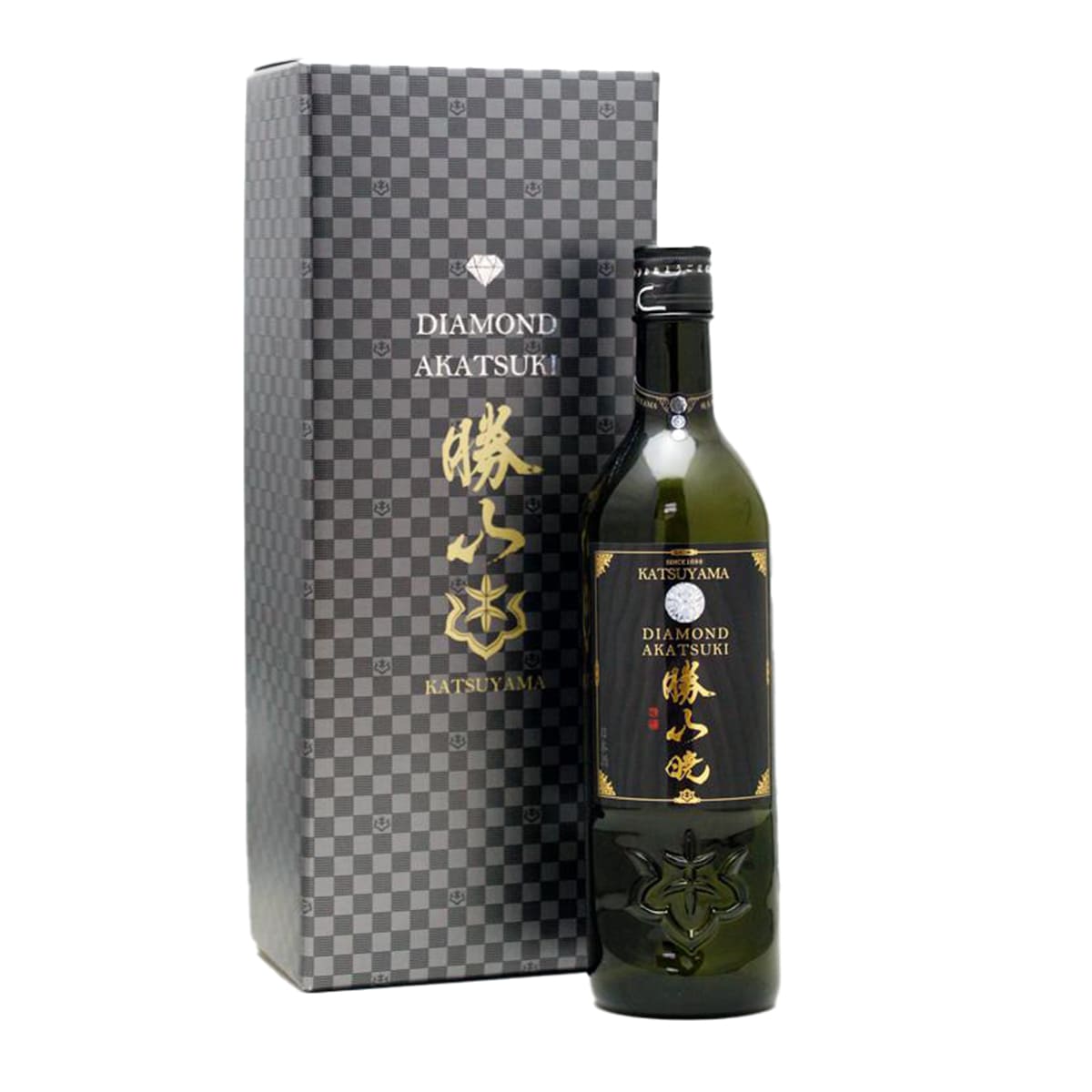 Katsuyama Junmai Daiginjo Diamond Akatsuki presented in a gift box with bottle, luxurious premium sake, clean, harmonious flavor with refined brilliance, perfect for gifting, buy online Sakeya.sg Singapore.