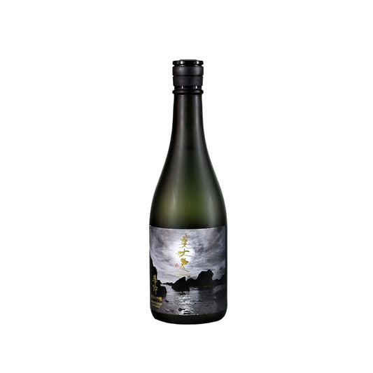 Front view of Bijofu Junmai Daiginjo Yumebakari Sake - 720ml premium bottle available at Sakeya.sg