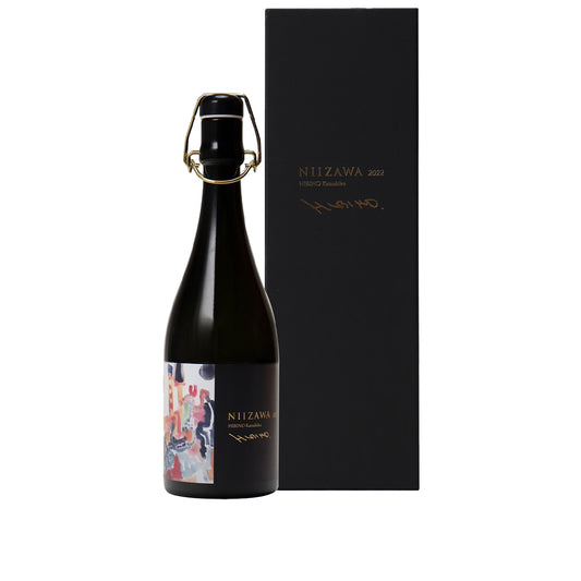 Hakurakusei Junmai Daiginjo Niizawa bottle with premium original gift box - Ultra-luxurious Japanese Sake available at Sakeya.sg Singapore