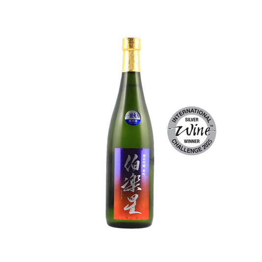 Front view of Hakurakusei Junmai Ginjo Omachi - Rich heirloom rice sake available at Sakeya.sg