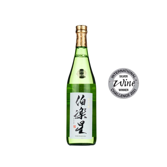 Front view of Hakurakusei Junmai Ginjo - Premium food-pairing Japanese Sake available at Sakeya.sg