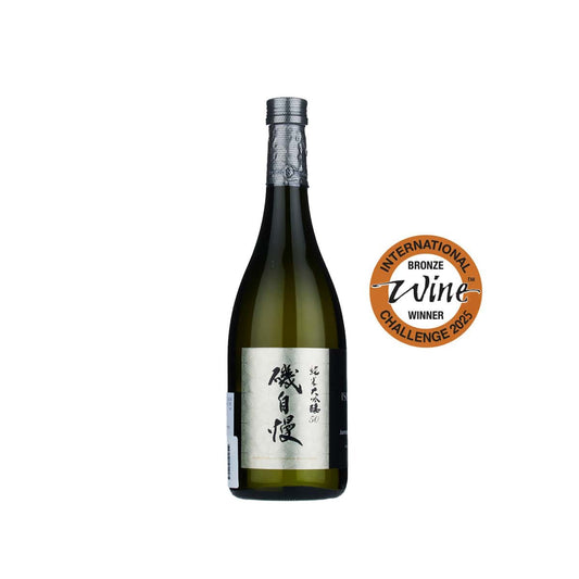 Front view of Isojiman Junmai Daiginjo - Iconic premium Shizuoka sake with elegant fruity notes at Sakeya.sg
