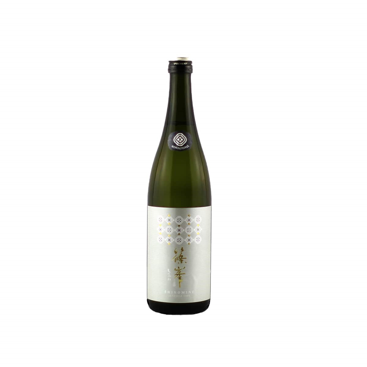 Front view of Shinomine Junmai Daiginjo Blanc bottle, featuring the minimalist "Blanc" series label and elegant Chiyoshuzo branding